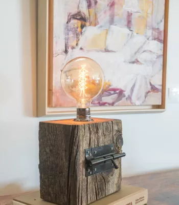 Falleba - Lámpara de mesa original en madera con encendido creativo