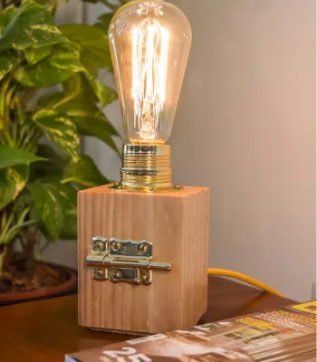 Mini Falleba - Lámpara de mesa original en madera con encendido creativo