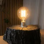 Yakiluz - Lámpara de mesa de roble macizo tratada con la técnica japonesa Yakisugi